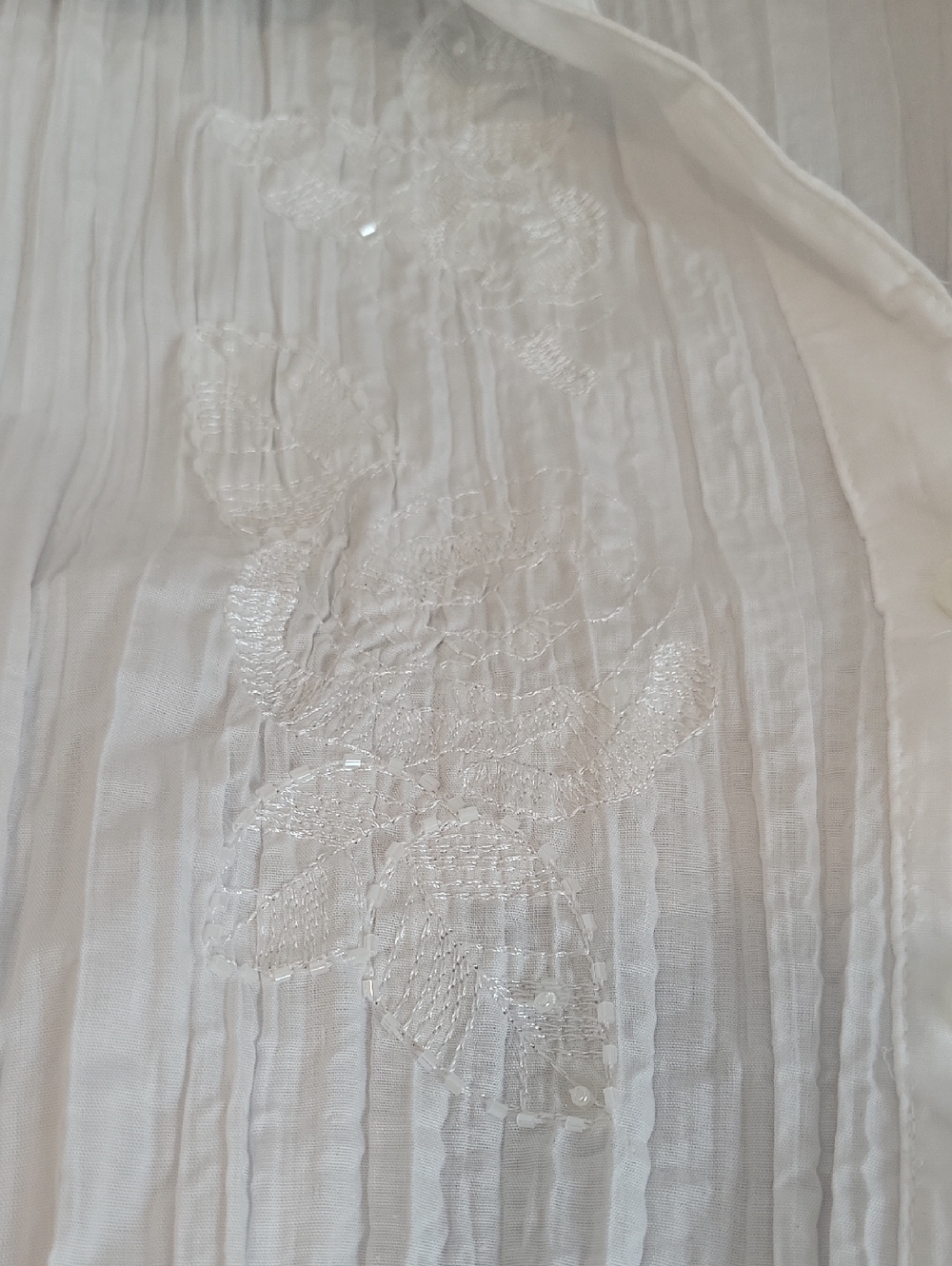 New w/Tags COMO Vintage White Button-Down Crinkle Shirt with Floral Embroidery - Picture 4 of 8